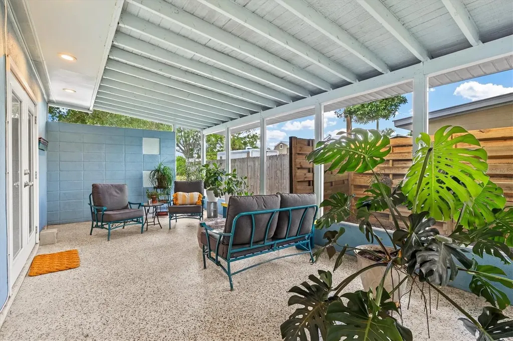 2504 N Radcliffe Place Bradenton FL 34207