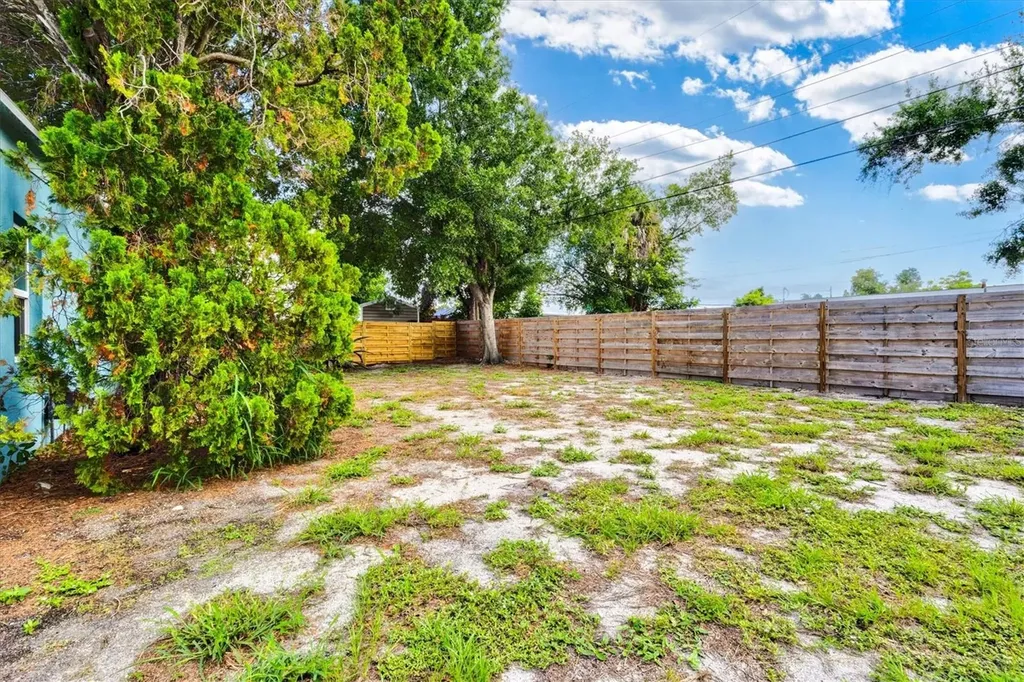 2504 N Radcliffe Place Bradenton FL 34207