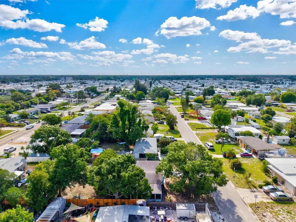2504 N Radcliffe Place Bradenton FL 34207