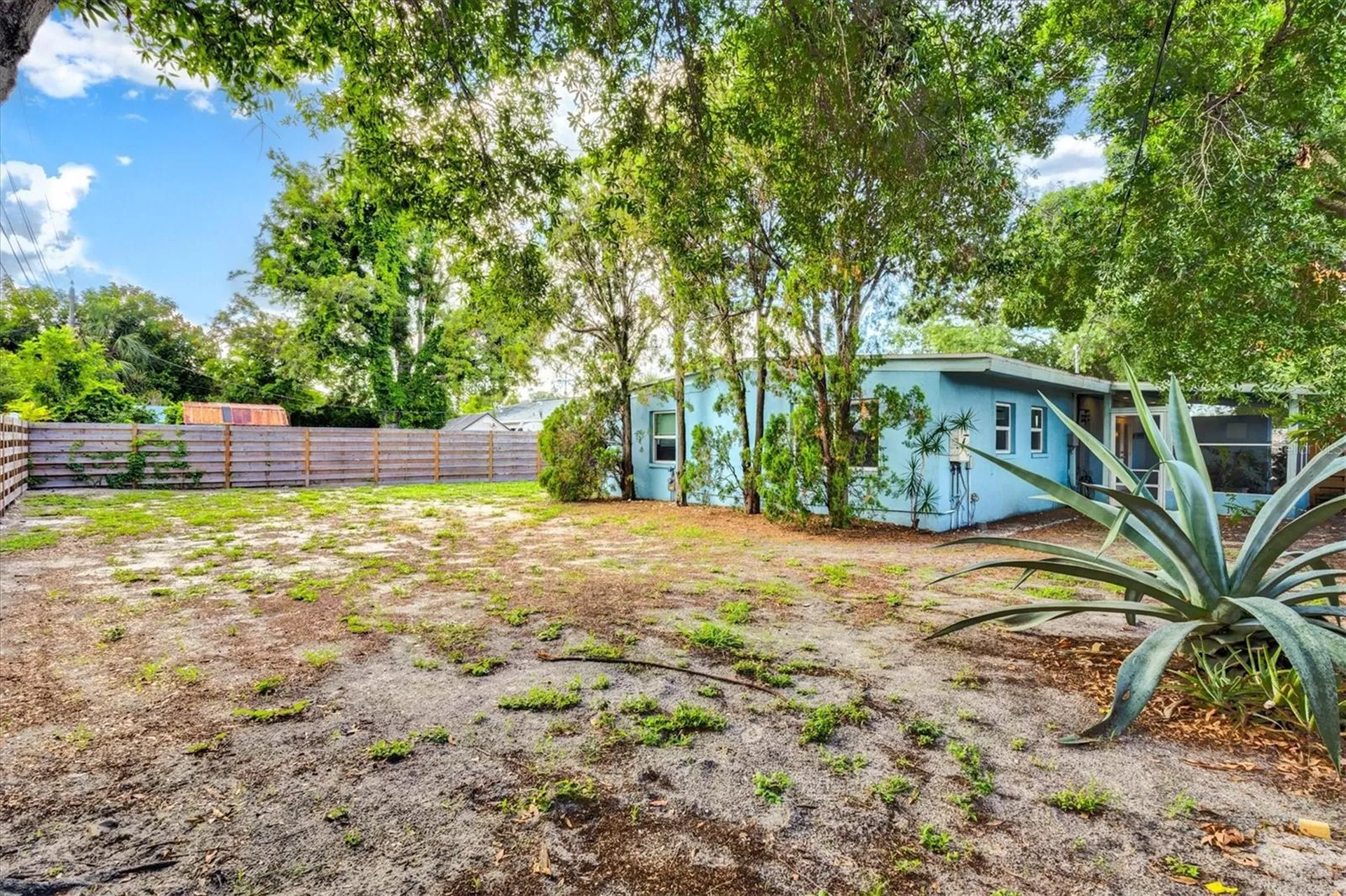 2504 N Radcliffe Place Bradenton FL 34207