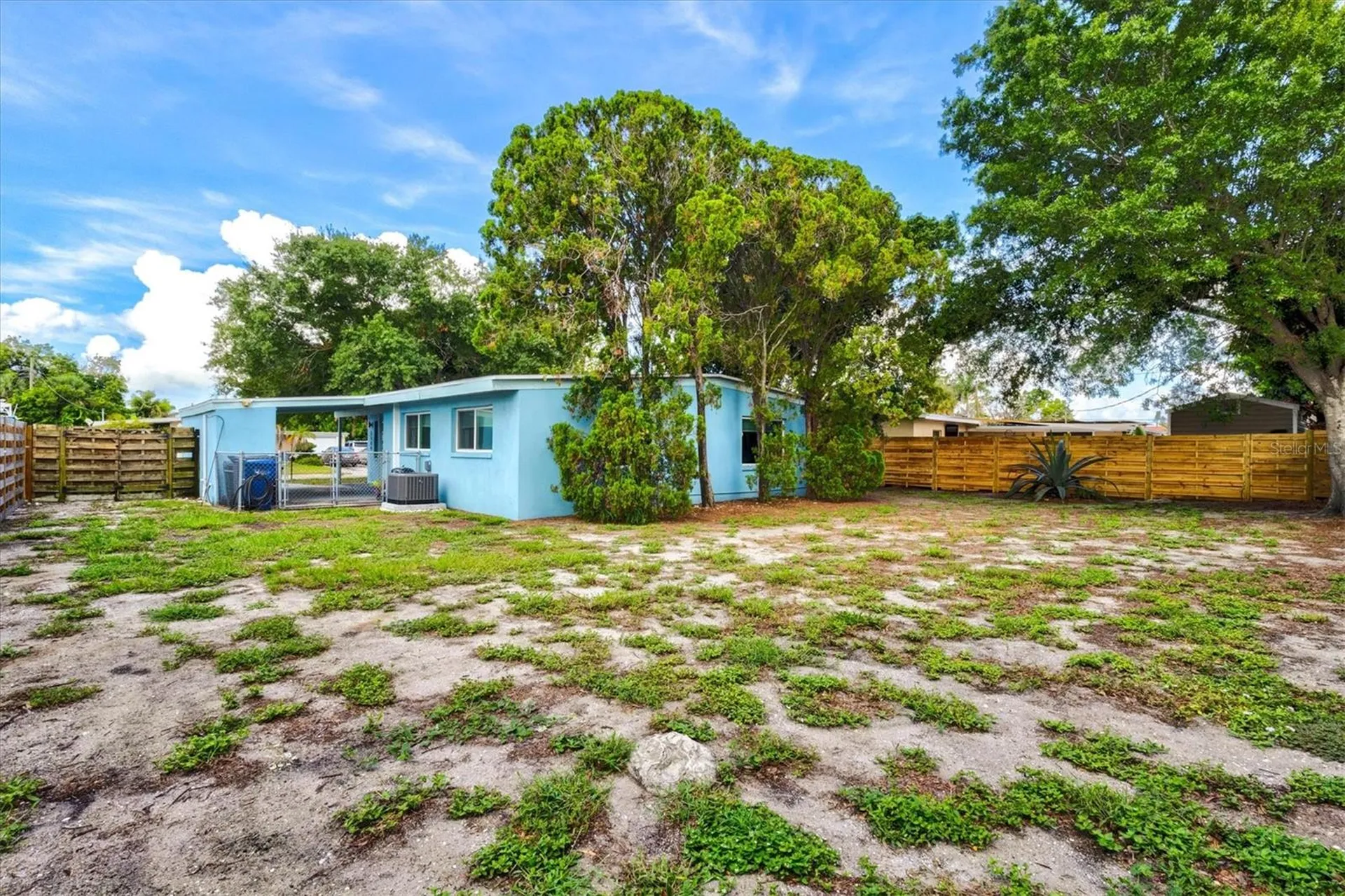 2504 N Radcliffe Place Bradenton FL 34207