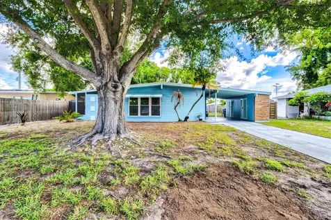 2504 N Radcliffe Place Bradenton FL 34207