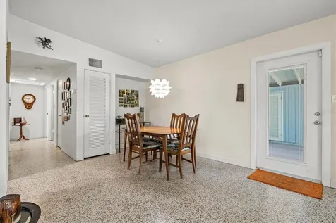 2504 N Radcliffe Place Bradenton FL 34207