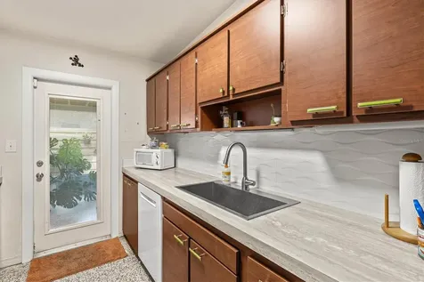 2504 N Radcliffe Place Bradenton FL 34207