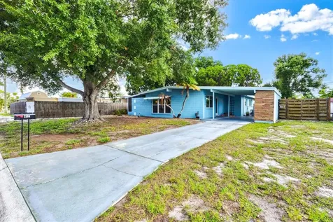 2504 N Radcliffe Place Bradenton FL 34207