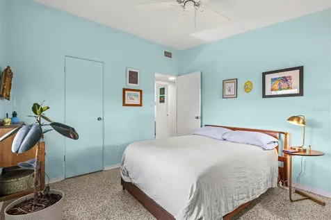 2504 N Radcliffe Place Bradenton FL 34207