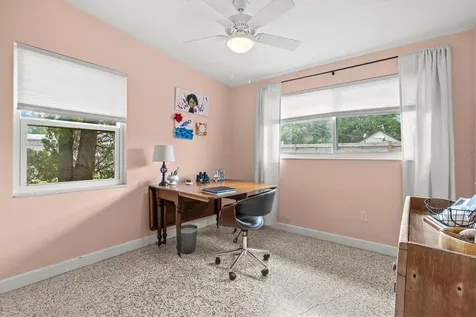 2504 N Radcliffe Place Bradenton FL 34207