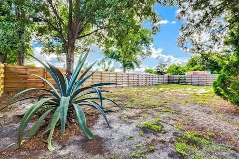 2504 N Radcliffe Place Bradenton FL 34207
