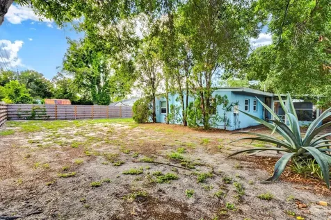 2504 N Radcliffe Place Bradenton FL 34207