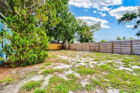 2504 N Radcliffe Place Bradenton FL 34207