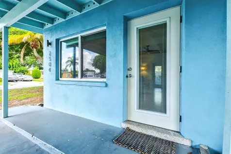 2504 N Radcliffe Place Bradenton FL 34207
