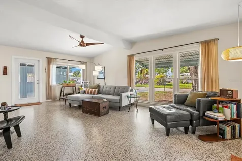2504 N Radcliffe Place Bradenton FL 34207