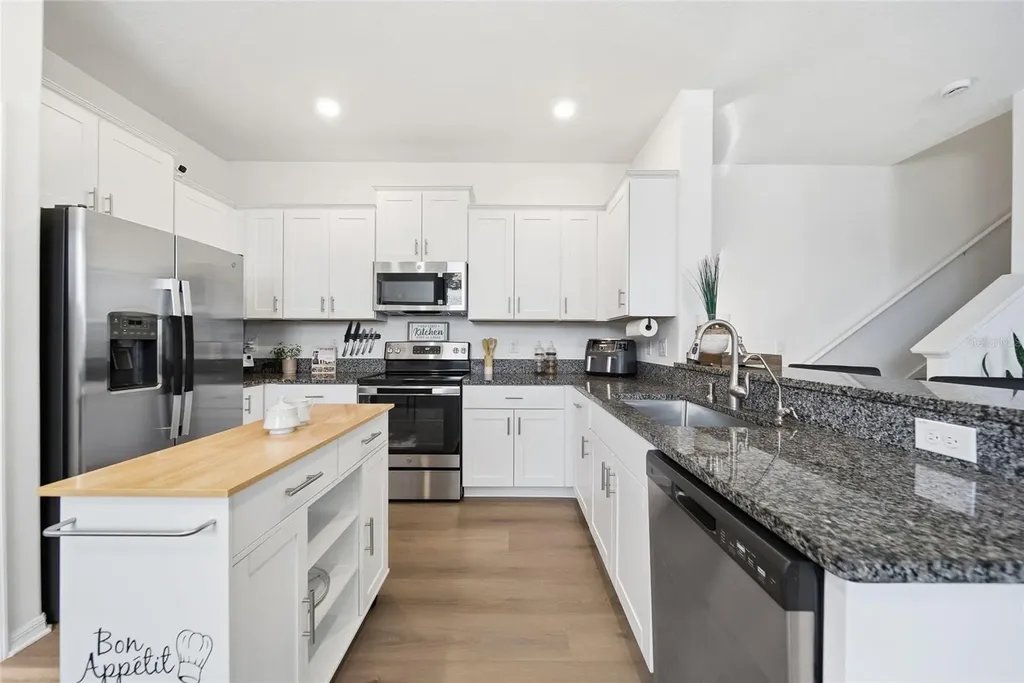 32041 Powderpuff Mimosa Drive San Antonio FL 33576