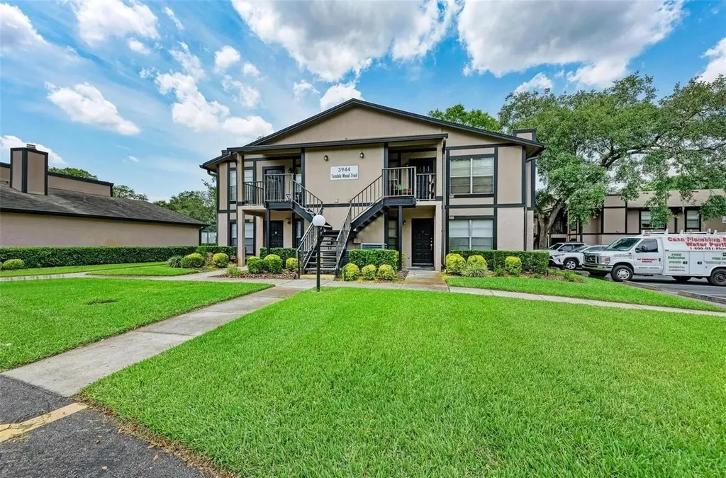 3944 Tumble Wood Tampa FL 33613