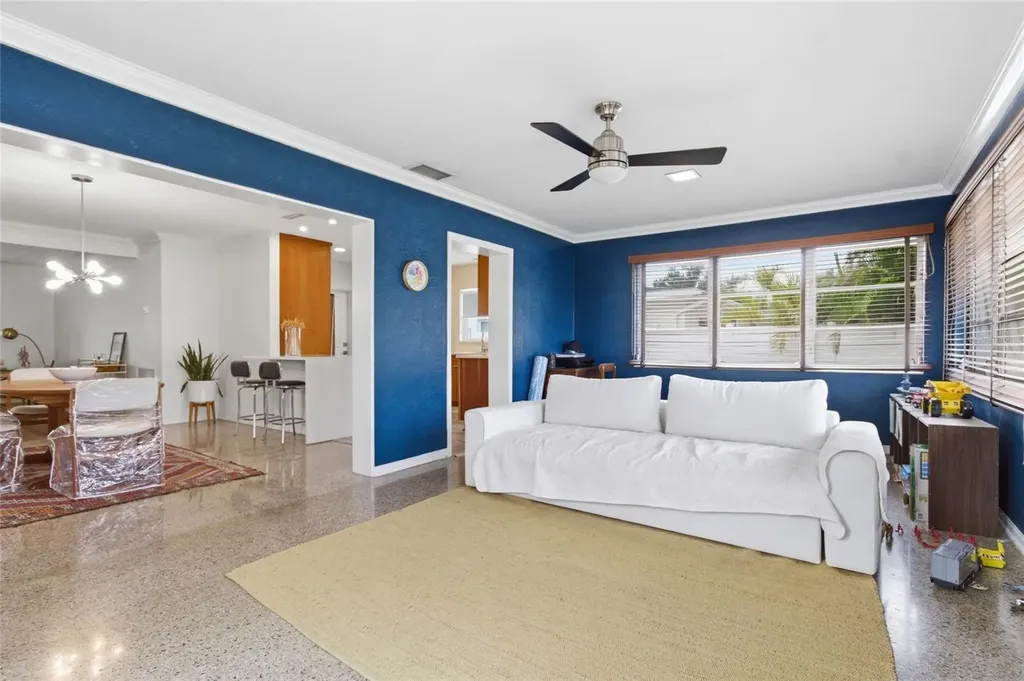 1129 39th Avenue NE St Petersburg FL 33703