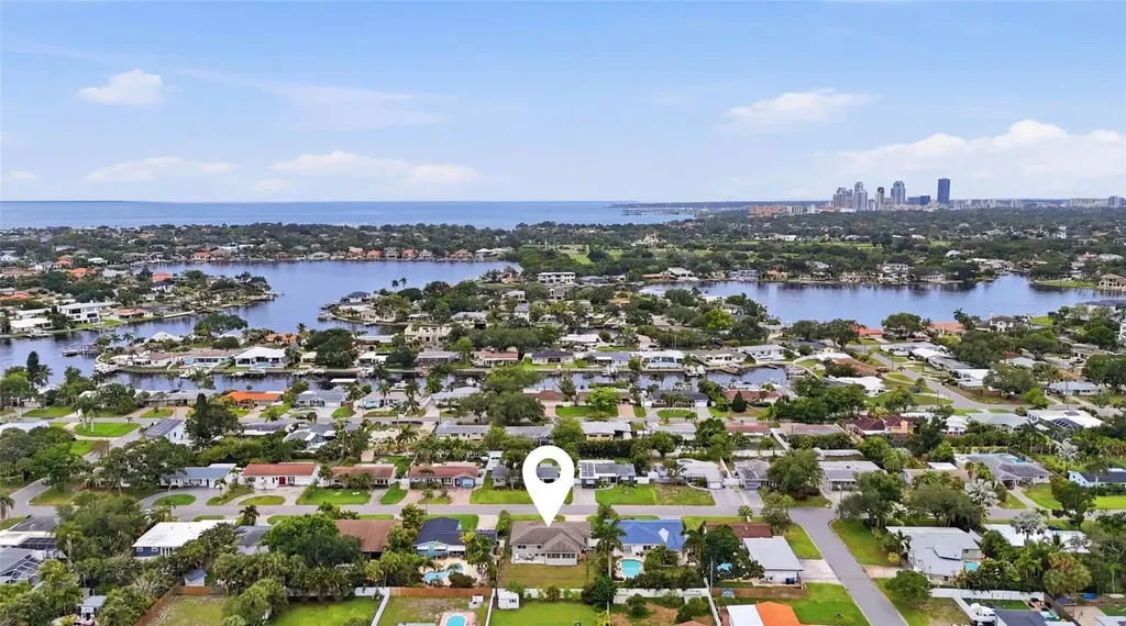 1129 39th Avenue NE St Petersburg FL 33703