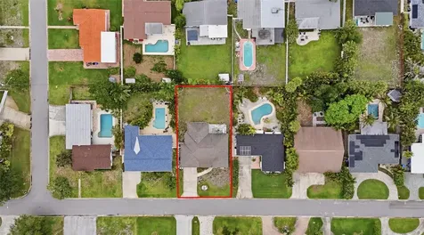 1129 39th Avenue NE St Petersburg FL 33703