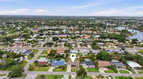 1129 39th Avenue NE St Petersburg FL 33703