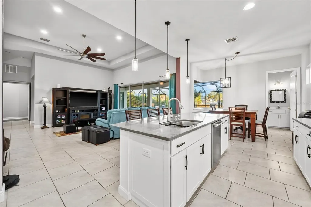 7484 Ripetta Street Sarasota FL 34240