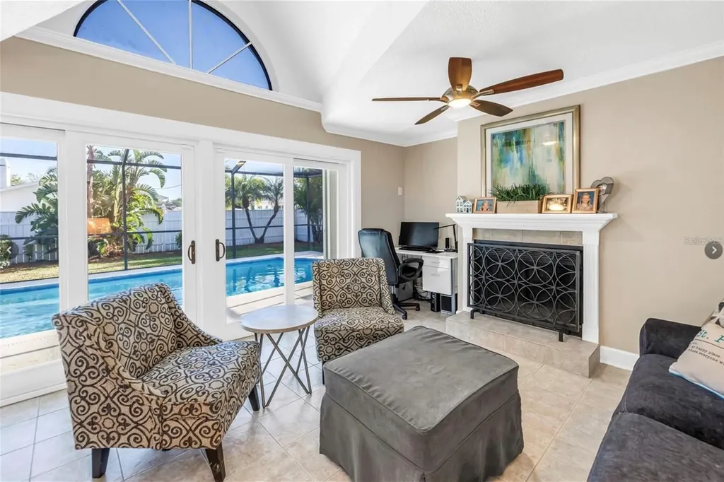 742 45th Avenue NE St Petersburg FL 33703