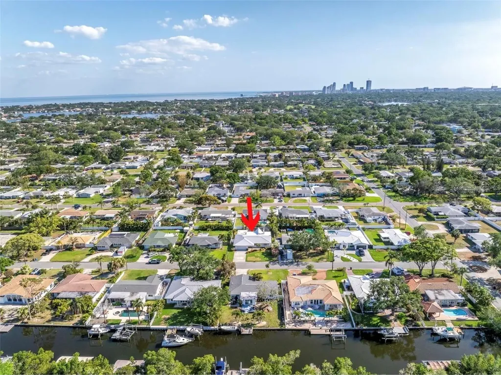 742 45th Avenue NE St Petersburg FL 33703