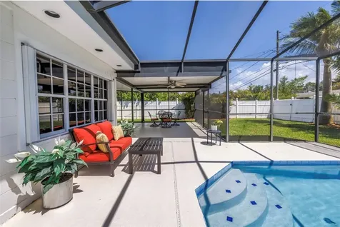 742 45th Avenue NE St Petersburg FL 33703
