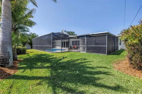 742 45th Avenue NE St Petersburg FL 33703