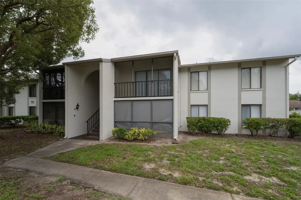 2687 Pine Ridge Way S Palm Harbor FL 34684