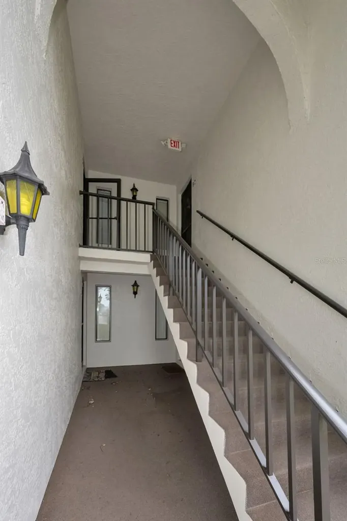 2687 Pine Ridge Way S Palm Harbor FL 34684