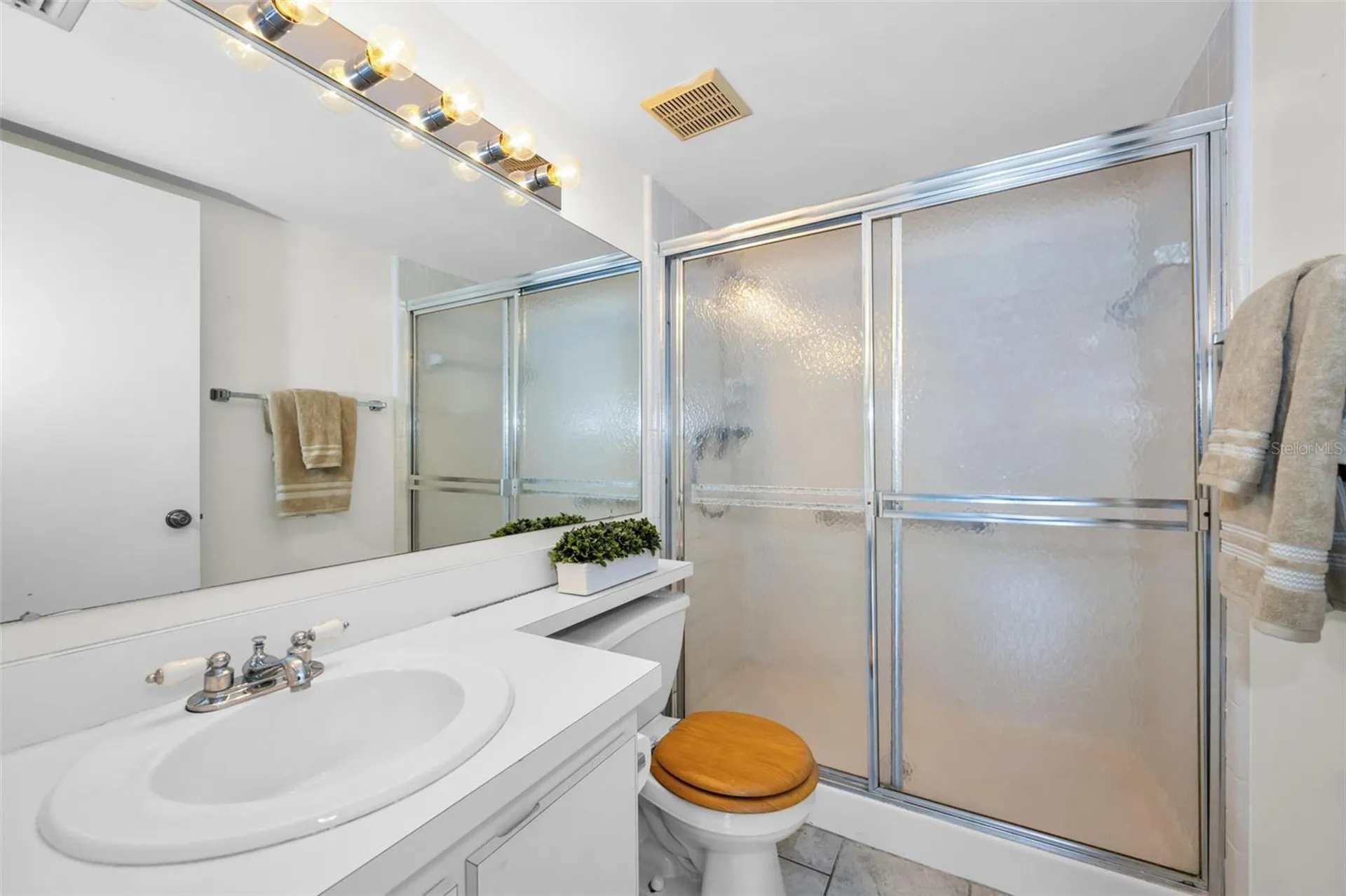 2687 Pine Ridge Way S Palm Harbor FL 34684