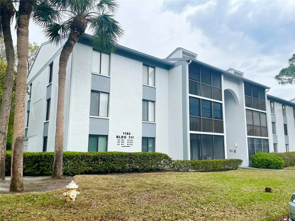 1182 Pine Ridge Circle W Tarpon Springs FL 34688