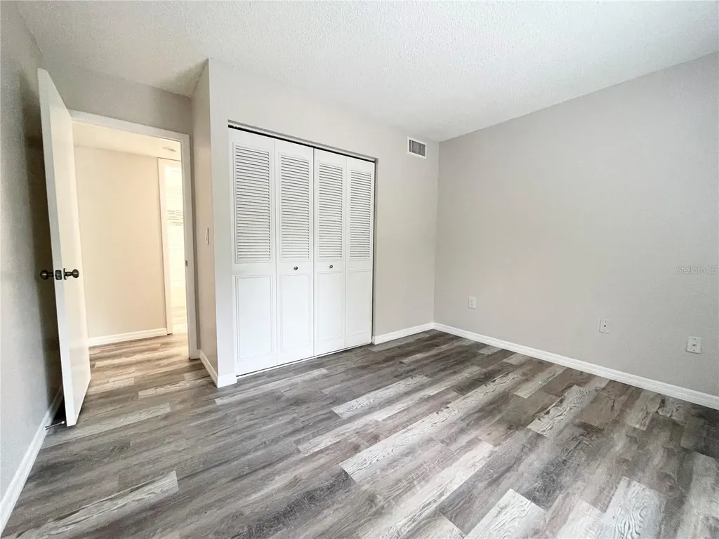 1182 Pine Ridge Circle W Tarpon Springs FL 34688