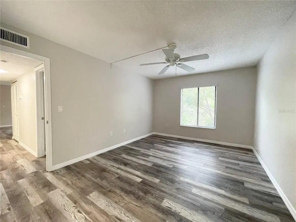 1182 Pine Ridge Circle W Tarpon Springs FL 34688