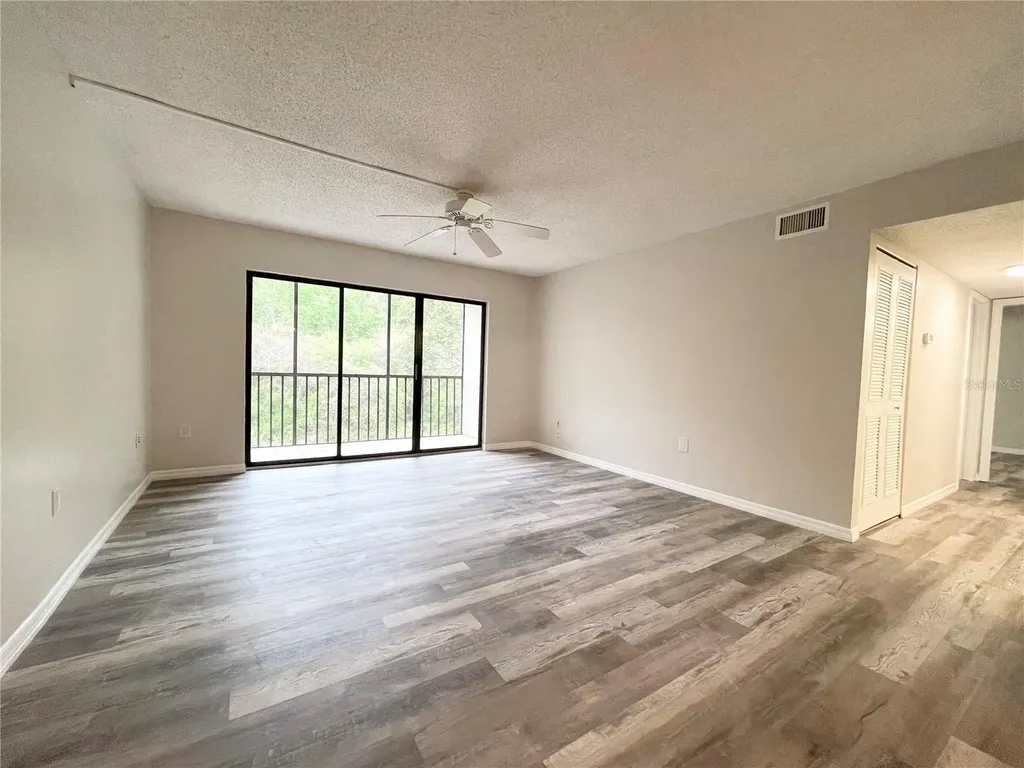 1182 Pine Ridge Circle W Tarpon Springs FL 34688