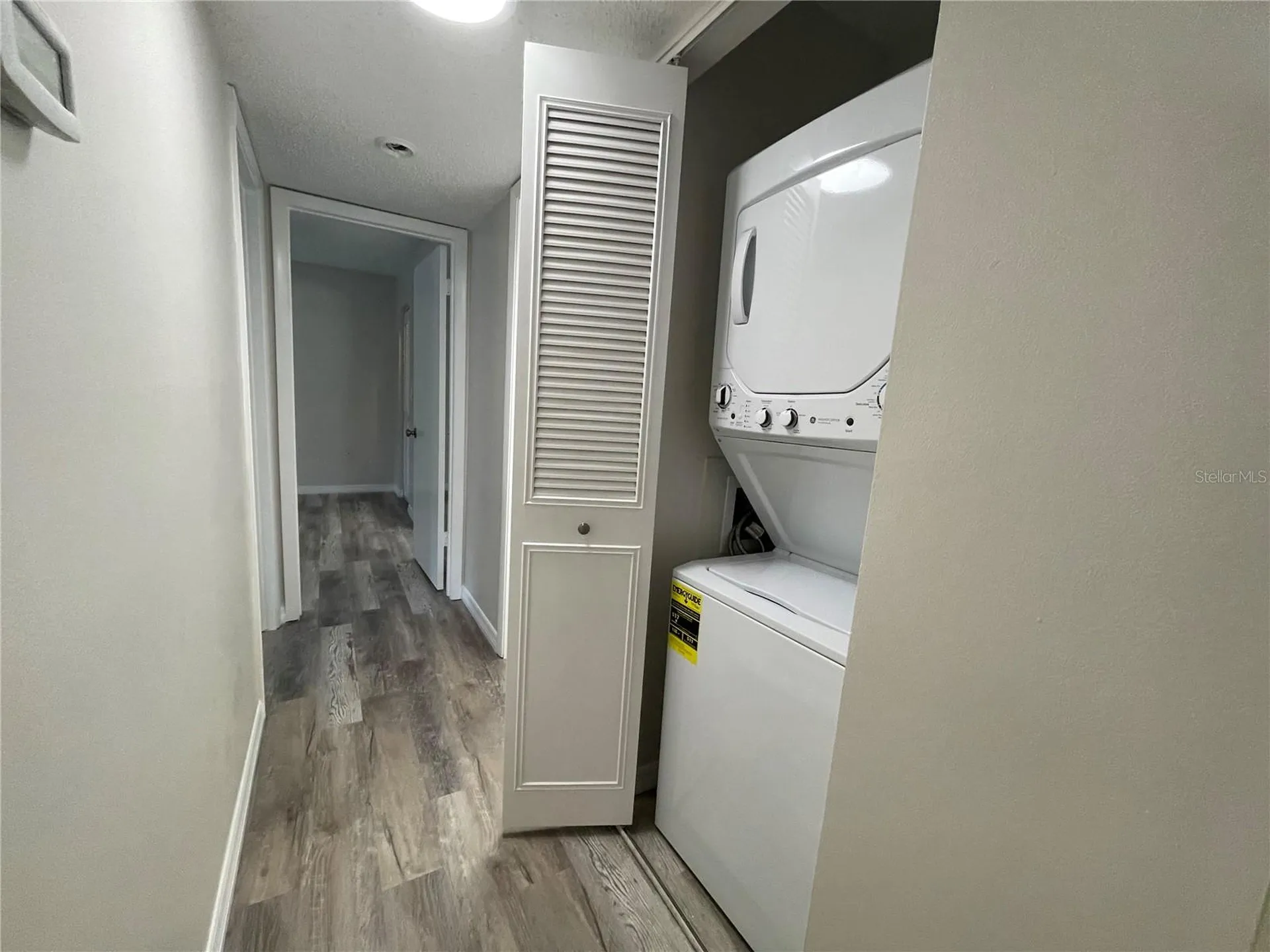 1182 Pine Ridge Circle W Tarpon Springs FL 34688