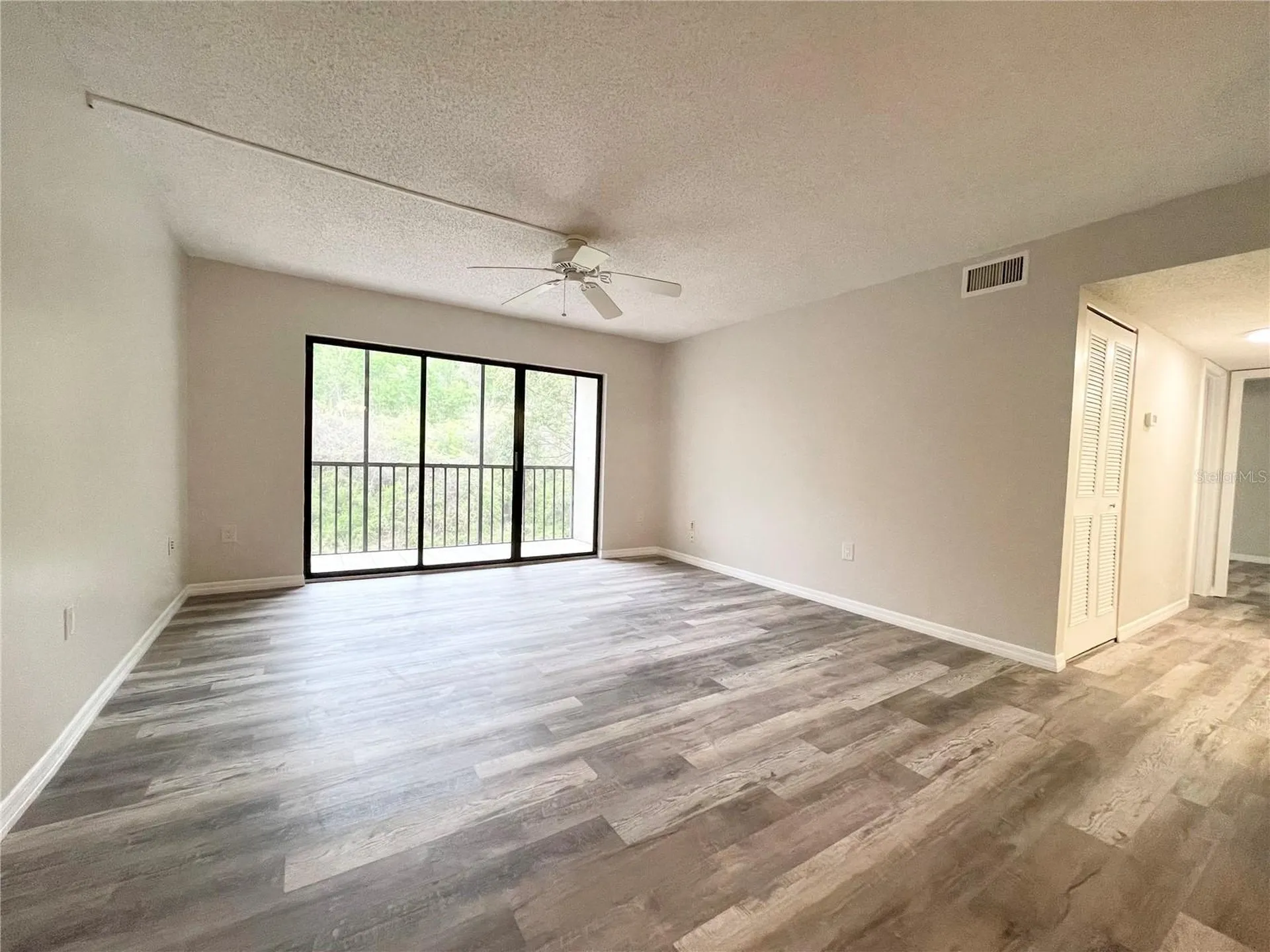 1182 Pine Ridge Circle W Tarpon Springs FL 34688