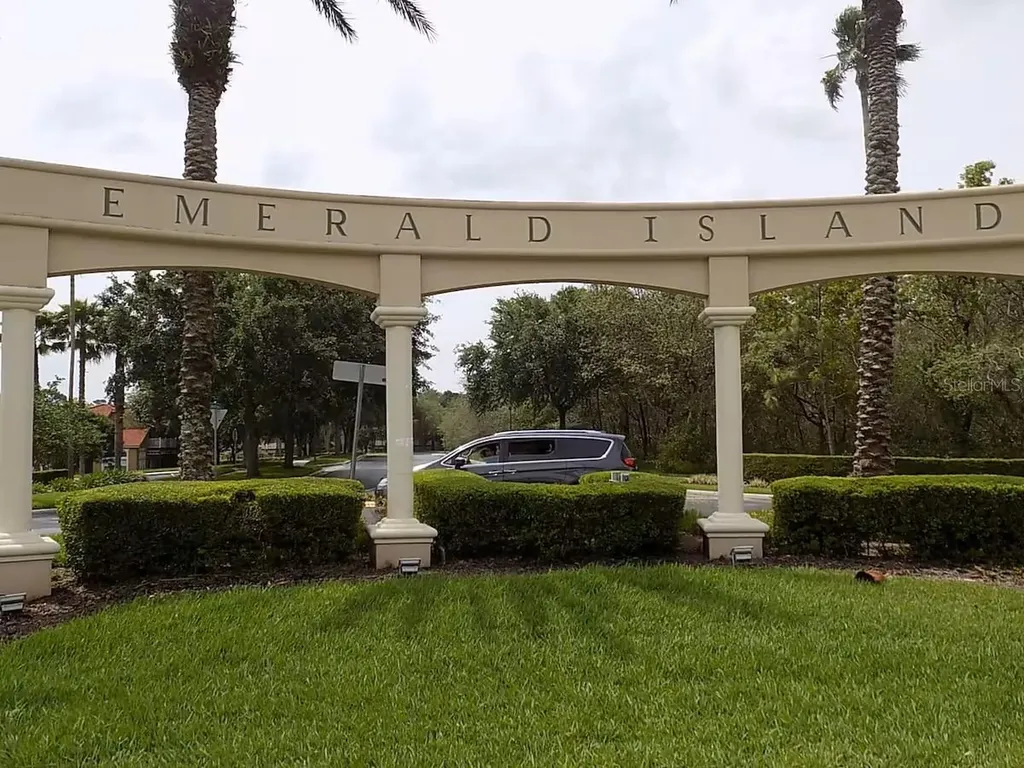 8515 Crystal Cove Loop Kissimmee FL 34747
