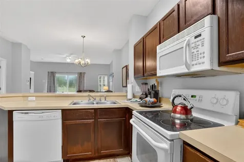 8515 Crystal Cove Loop Kissimmee FL 34747