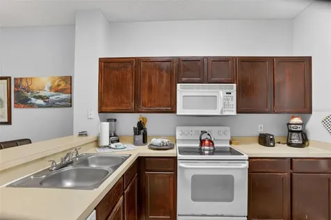 8515 Crystal Cove Loop Kissimmee FL 34747