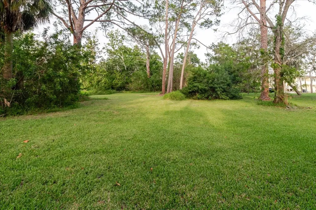 Highland Avenue Tarpon Springs FL 34689