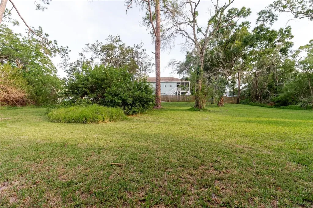 Highland Avenue Tarpon Springs FL 34689