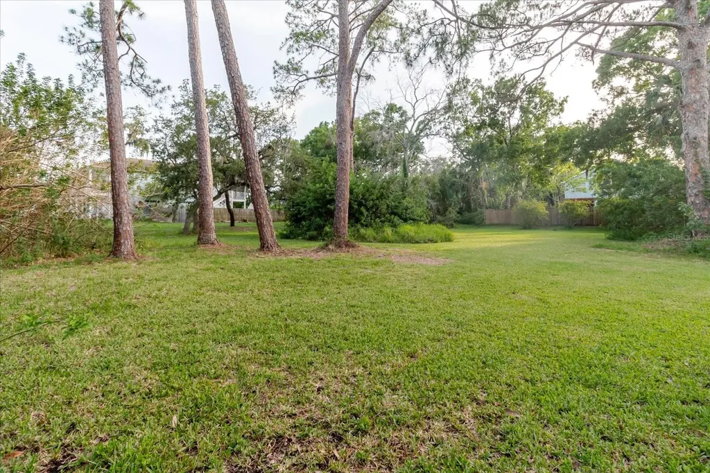 Highland Avenue Tarpon Springs FL 34689