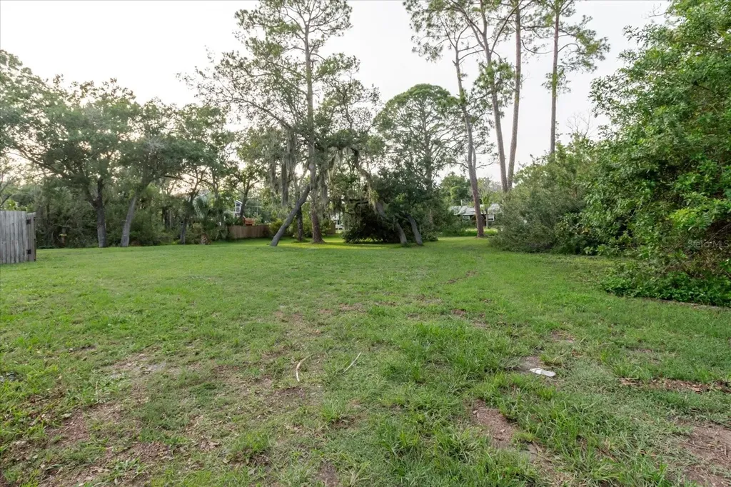 Highland Avenue Tarpon Springs FL 34689