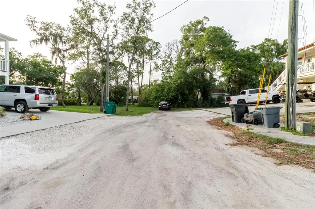 Highland Avenue Tarpon Springs FL 34689