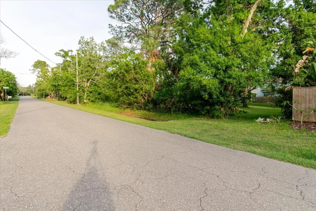 Highland Avenue Tarpon Springs FL 34689