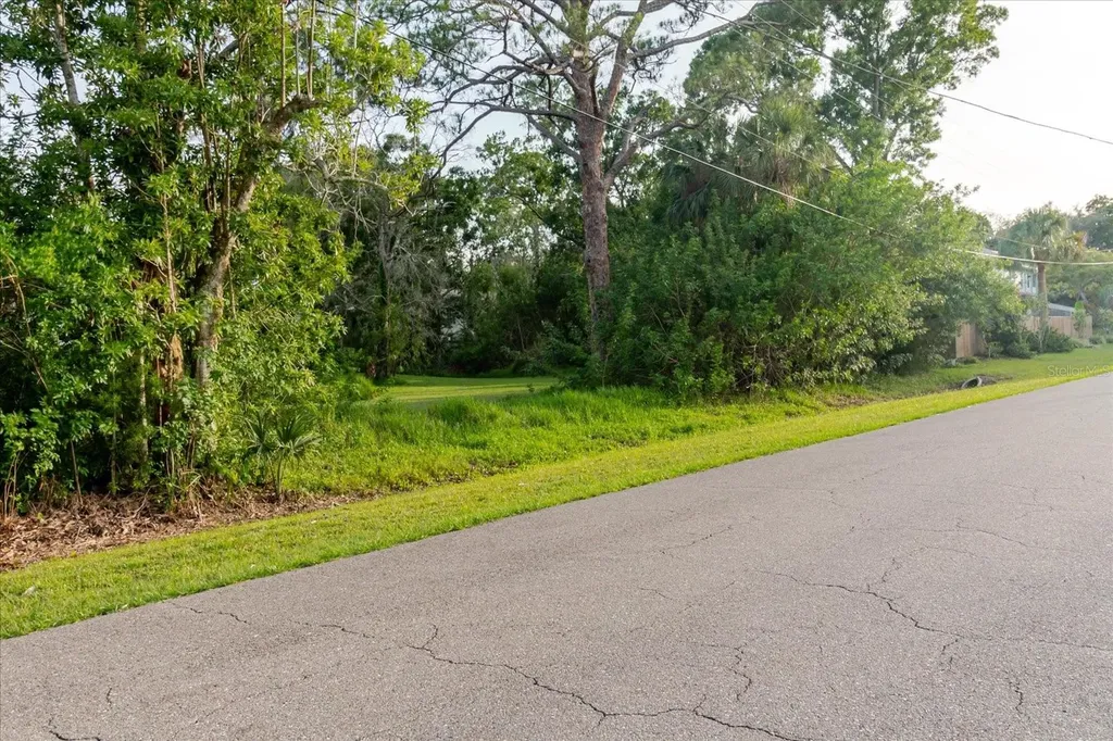 Highland Avenue Tarpon Springs FL 34689