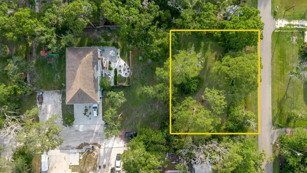Highland Avenue Tarpon Springs FL 34689