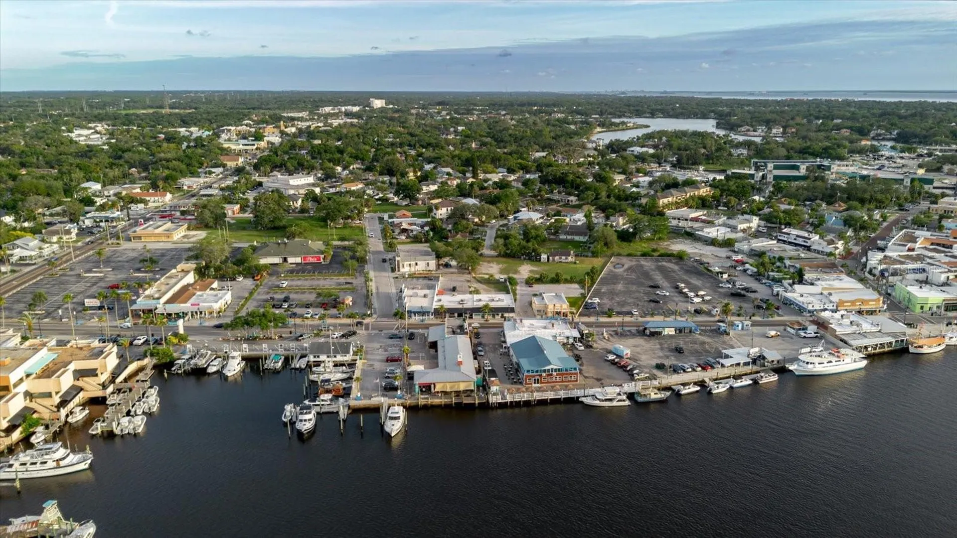 Highland Avenue Tarpon Springs FL 34689