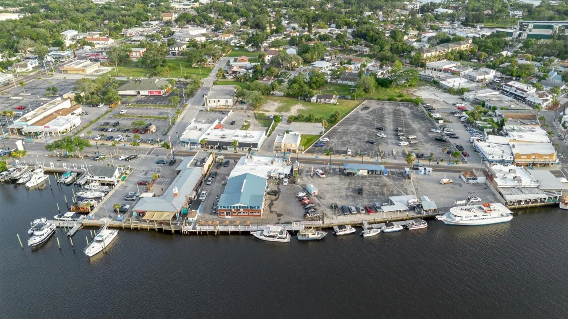 Highland Avenue Tarpon Springs FL 34689
