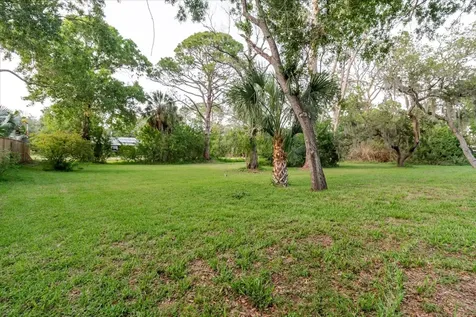 Highland Avenue Tarpon Springs FL 34689